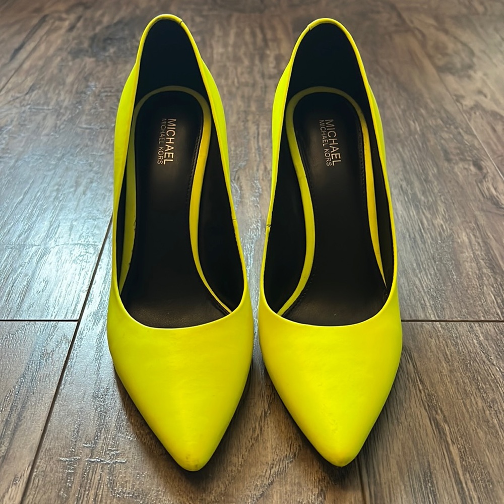 Michael Michael Kors Fluorescent yellow heels